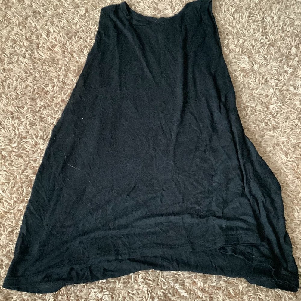 black flowy tank top (forever 21)